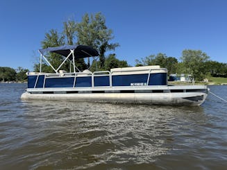 26ft Godfrey Pontoon! Your Adventure Awaits on the Water!