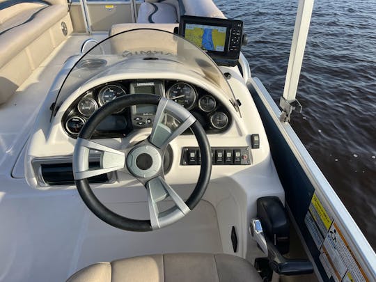 Hurricane FunDeck 200hp 12 Guests in Naples & Marco Island /Captain available!/
