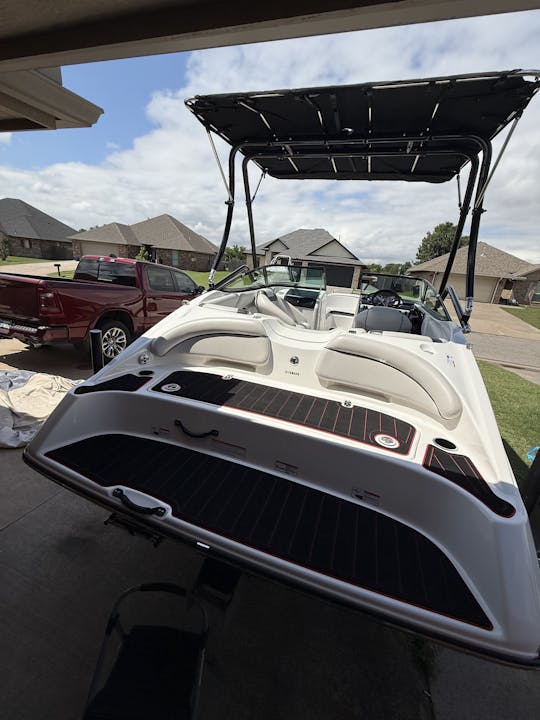 ¡Precioso barco de esquí Yamaha Power en alquiler en Oklahoma!
