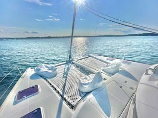 Hermoso catamarán de vela de 41 pies, perfecto para descansar, nadar y navegar