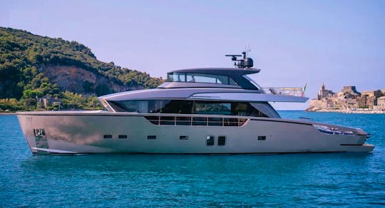 Luxury Yachting on the 88' San Lorenzo 