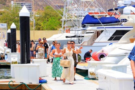 Location de yacht à moteur de 74 pieds pour 55 personnes à Cabo San Lucas, Baja California Sur