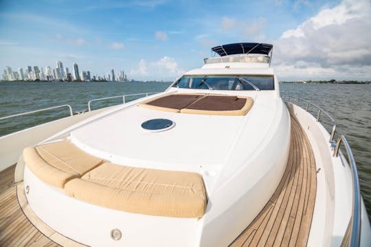 Martlet、Sunseeker 82フィート豪華メガヨットは家族やパーティープランに最適