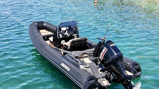 Deslize com estilo: Black Brig Eagle 200 HP - 6,7 m de pura aventura!