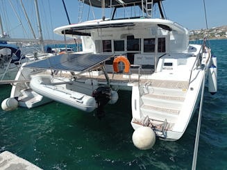 Catamarán de vela Lagoon 450 F en Alimos, Izmir, Grecia