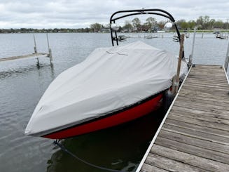 Wake &amp; Ski Boat – Moomba Outback V (Seats 12) on Whitmore Lake – Water