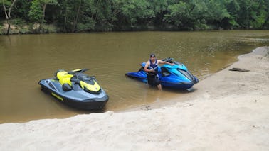 Seadoo GTI SE 170 con altavoces Bluetooth y Yamaha GP1800 los dos de 2023