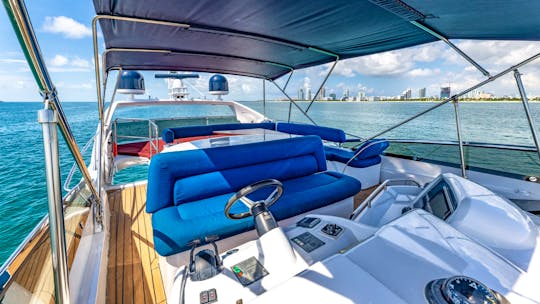 Cruise Miami: 80' Sunseeker with Expert Captain.