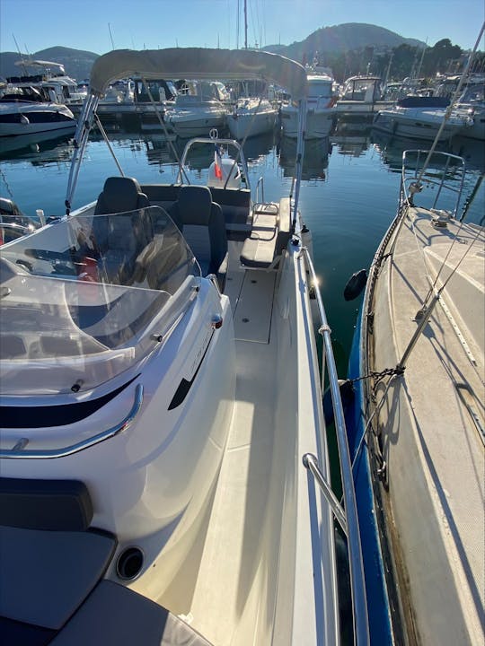 Sail on the french riviera with this magnificent Cap Camarat 7.5cc