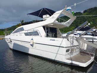 44ft Intermarine Motor Yacht for 16 guests