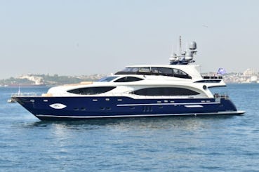 106 ft Motor Yacht for Events & Groups in Istanbul 