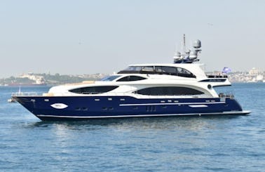 106 ft Motor Yacht for Events & Groups in Istanbul 