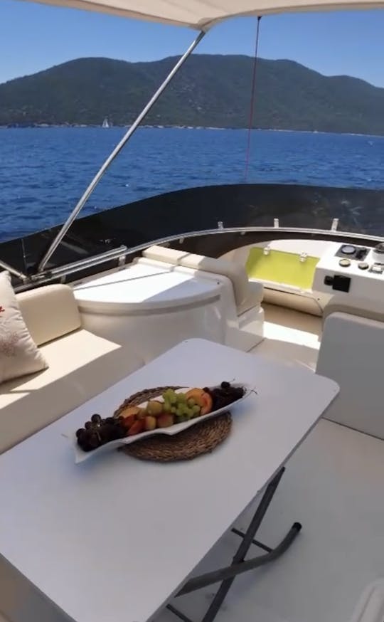 Private Sunset Motoryacht Tour with Dinner