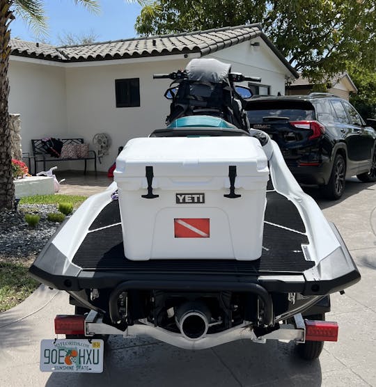 Plongez-vous avec style en louant de nouveaux jet-skis Yamaha Waverunner à Key Biscayne !