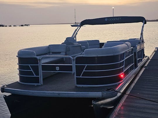 Float First Class – 2022 Godfrey Luxury Charter