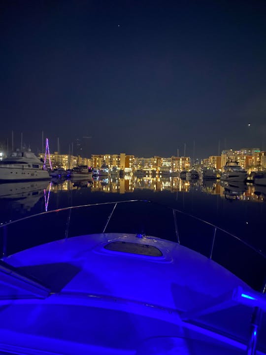 RENDEZ-VOUS ROMANTIQUE SUR UN YACHT À MARINA DEL REY