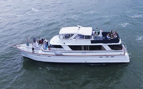 Enjoy 80ft Chris-craft In New York!!