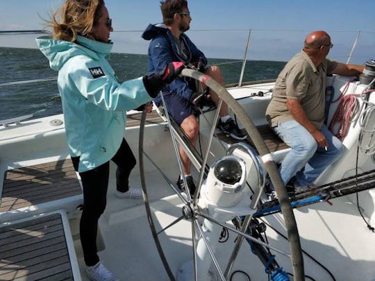 36ft Beneteau Private Sailing Charter – Explore Mystic and Fisher's Island 