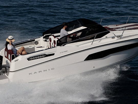 Alquiler de yate a motor Karnic CS700 en Eivissa, Illes Balears