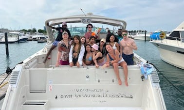 Un yacht de fête Portofino spacieux de 46 pieds à Chicago pour toutes les occasions