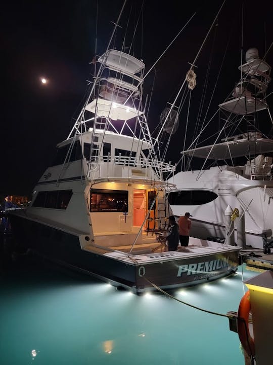 Flybridge fermé Hatteras « Premium » de 65 pieds à Cabo