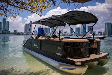 25’ Bartletta Tritoon in Miami, Florida