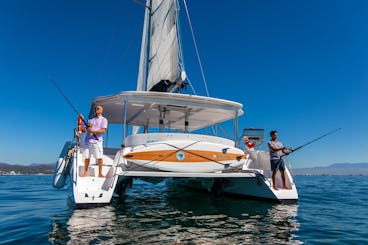 Experiencia de lujo en el catamarán Suri de 36 pies | La Cruz de Huanacaxtle (incluye comida)