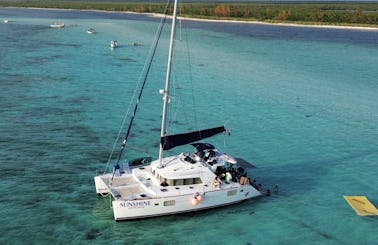 Lagoon 44’ with Open Bar and Full lunch. 
