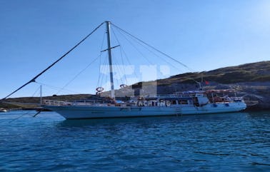 Sailor Gulet Accommodates Up to 45 Guests in Muğla