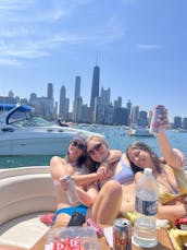 Cruise Chicago Playpen - SEPTEMBER DISCOUNTS - 40 Foot Yacht