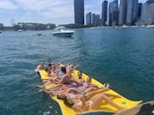 Cruise Chicago Playpen - SEPTEMBER DISCOUNTS - 40 Foot Yacht