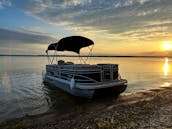 Sun Tracker 22' DLX Party Barge Pontoon for rent in Pottsboro