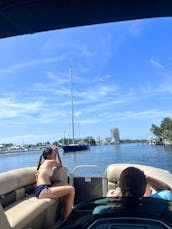 20ft Pontoon Party Boat for Rent in Pompano Beach