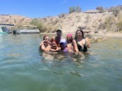 Tritão esportivo de luxo de 24 pés na cidade de Lake Havasu