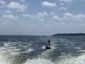 Comodidad y deportes acuáticos en el lago Livingston