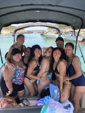 Need to have fun or be entertain!!!! We have a Pontoon for you at Lake Travis! 