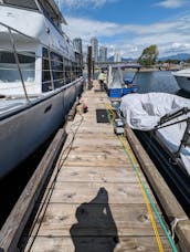 Luxueux sur l'eau - Ponton de fête pour barbecue pour 8 personnes à Vancouver False Creek