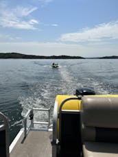 Pontoon Boat For Rent on Broken Bow Lake