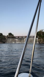 Barco de fiesta para 10 personas y 34 pies en el río Ottawa en Gatineau, Quebec