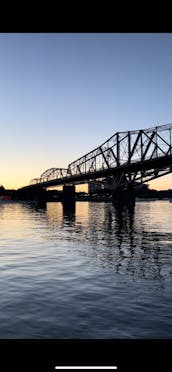 Barco de fiesta para 10 personas y 34 pies en el río Ottawa en Gatineau, Quebec