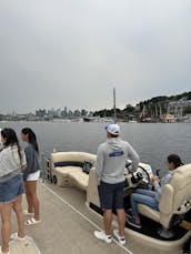 Lake Union cruise on Seattle's only Expandable Pontoon Boat