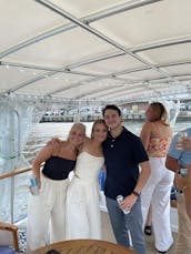 Location de yacht classique à Boston pour 25 personnes — anniversaires et événements spéciaux