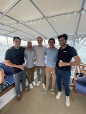 Location de yacht classique à Boston pour 25 personnes — anniversaires et événements spéciaux