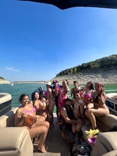 Perfect for Bachelorette, Bachelor, & Birthdays!!! 24 ft Bentely Pontoon for Up to 12 People on Lake Travis