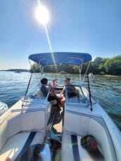 Bowrider Bayliner Capri de 17 pieds à louer. 99$ le week-end ! 59$ en semaine !