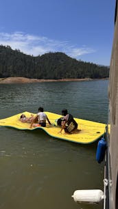 Crestliner Pontoon Boat Shasta Lake 