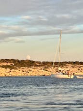 28ft Monterey 278 SS Motor Yacht Rental in Eivissa, Illes Balears