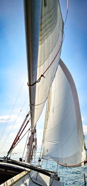 Captained Charter 30' Sailboat in Milwaukee, Wisconsin