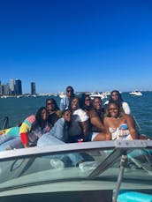 Un yacht de fête Portofino spacieux de 46 pieds à Chicago pour toutes les occasions