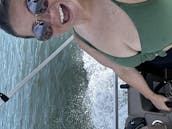 20FT PONTOON IN CLEARWATER ISLAND HOPPING TO POPULAR LOCAL ISLANDS